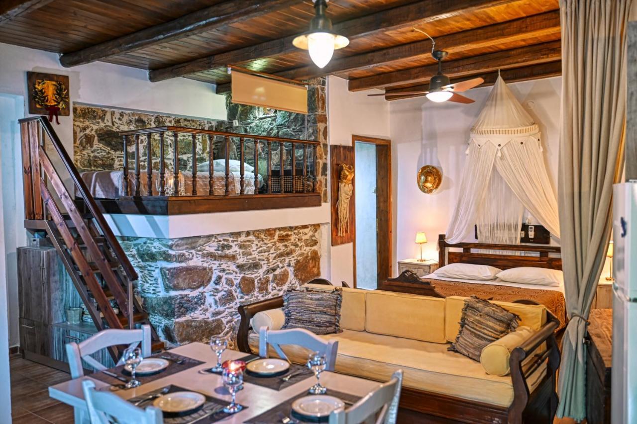 "Pefkopetro" Traditional House Keramotí Екстериор снимка