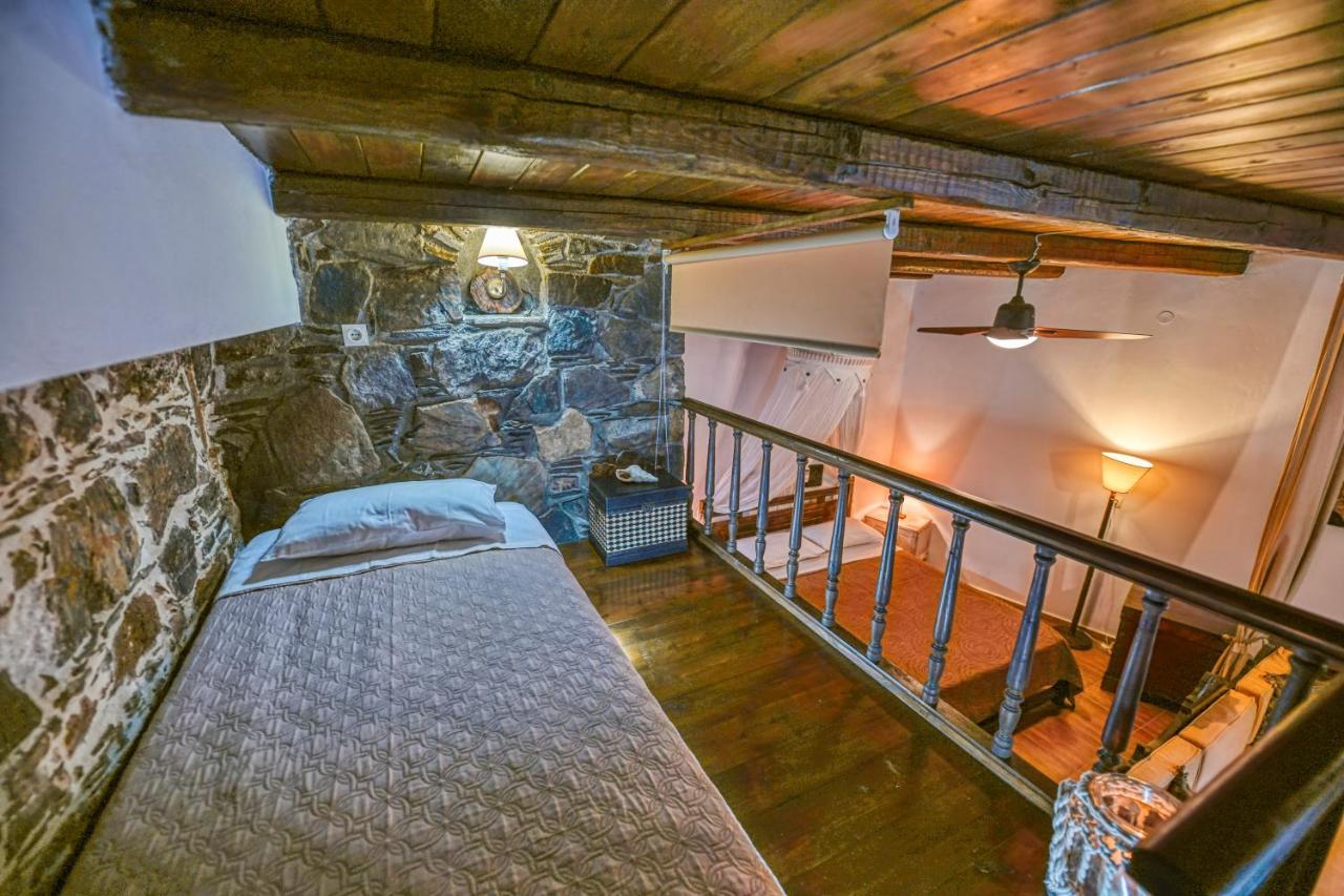 "Pefkopetro" Traditional House Keramotí Екстериор снимка