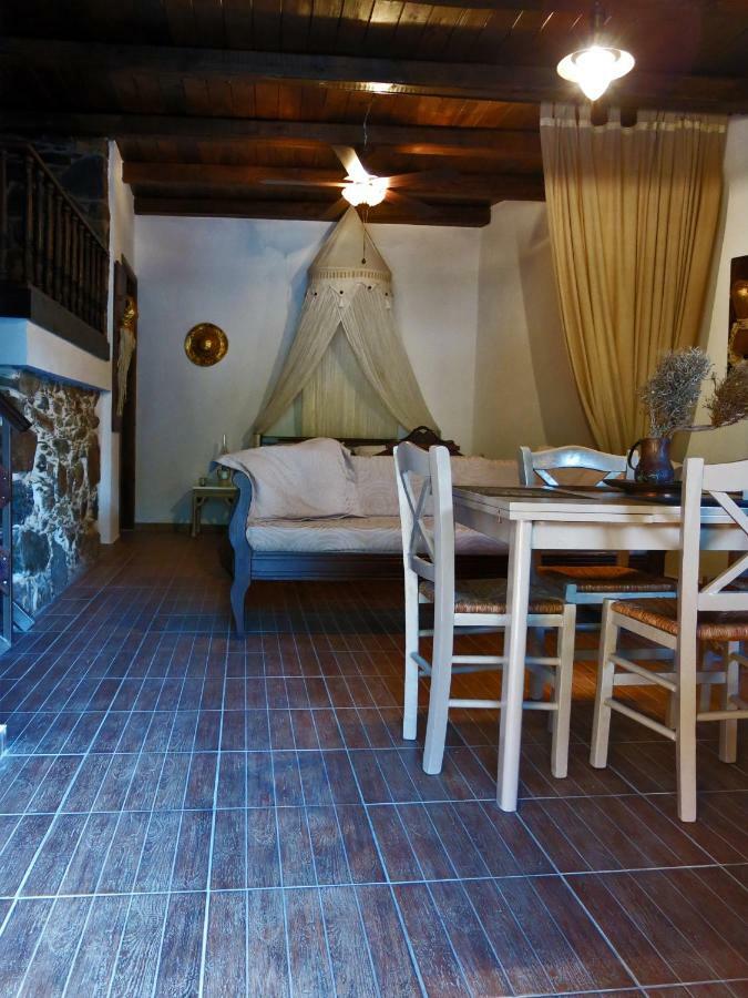 "Pefkopetro" Traditional House Keramotí Екстериор снимка
